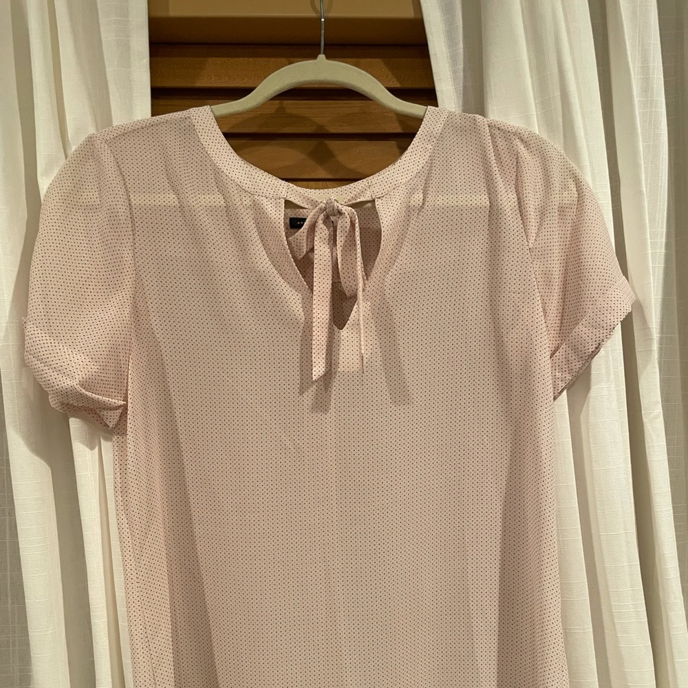 Ann Taylor Polka Dot short sleeve Blouse XS